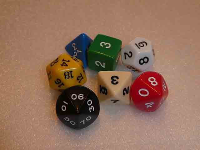 Koplow Würfel - Opaque: Sortiment mixed (7er-Set in Acrylbox)