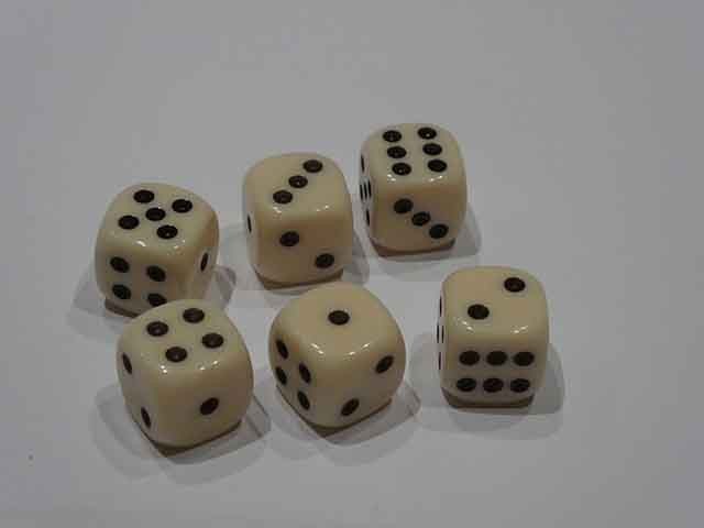 6 x 12mm Koplow Würfel - Opaque Deluxe : elfenbein / schwarz