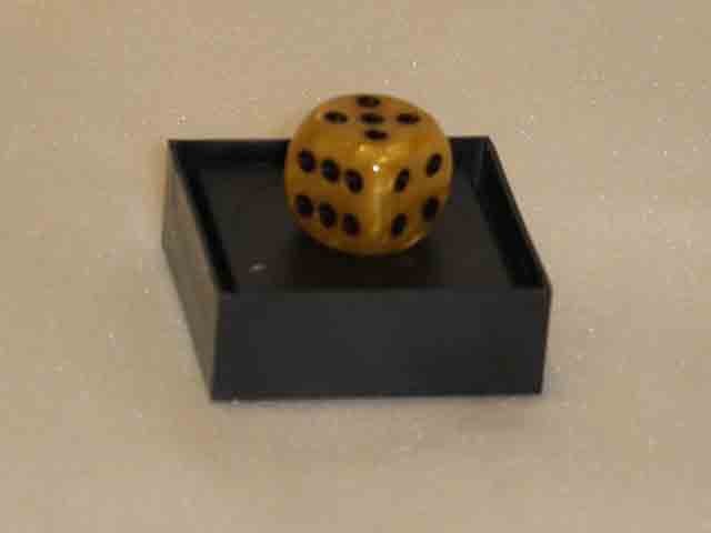 1 x 16mm Koplow Würfel - Marble Deluxe gold/schwarz