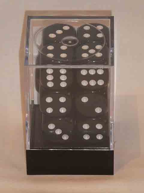 Koplow Würfel - Opaque deluxe schwarz/weiß (16mm, 12 St. boxed)
