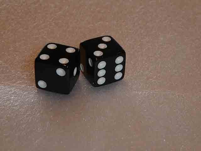 2 x Koplow Würfel 16mm - Opaque real square: schwarz/weiß